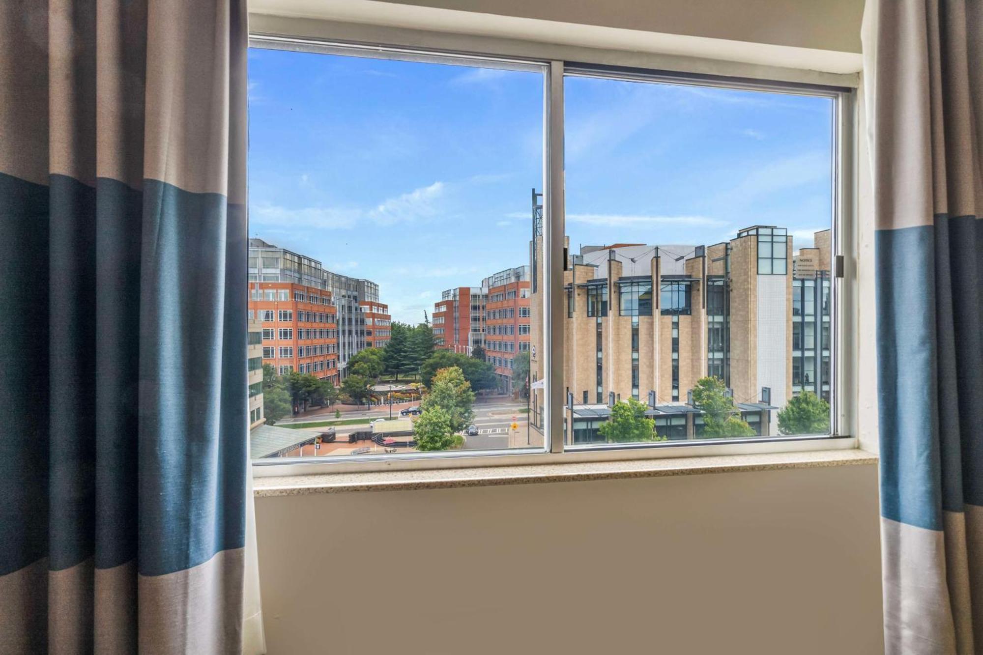 Doubletree By Hilton Charlotte Uptown Ξενοδοχείο Εξωτερικό φωτογραφία
