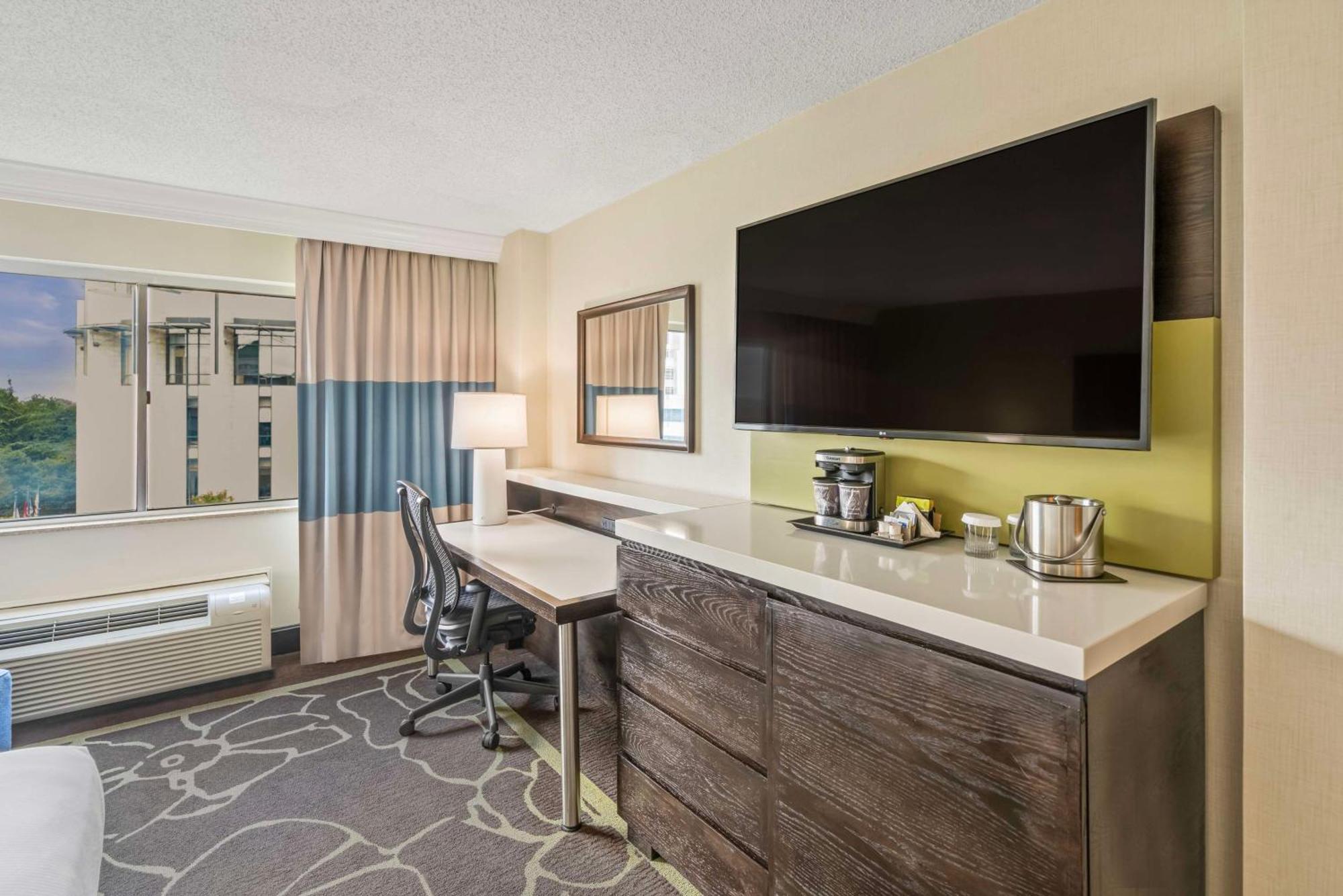 Doubletree By Hilton Charlotte Uptown Ξενοδοχείο Εξωτερικό φωτογραφία